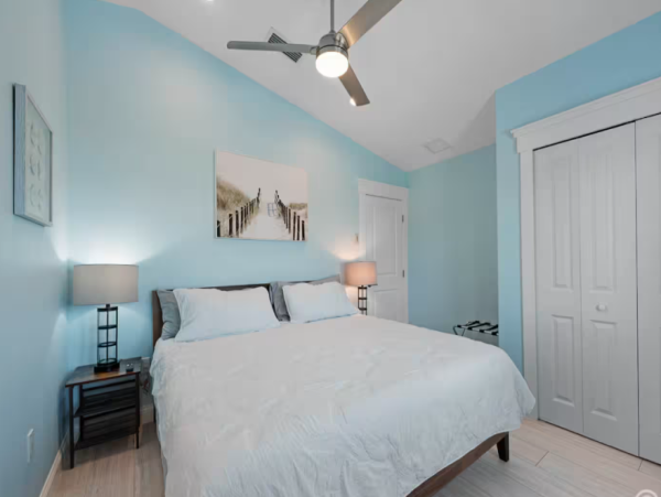 Luxurious Beach Getaway on Anna Maria Island Steps to Beach